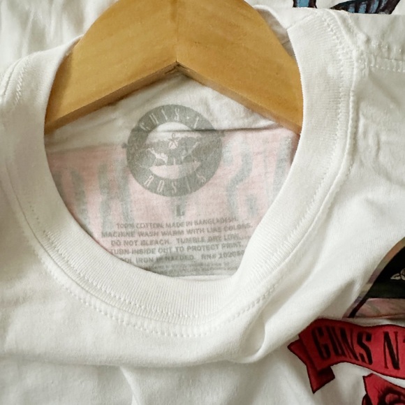 NEW Guns N’ Roses Graphic Tee - Picture 2 of 6